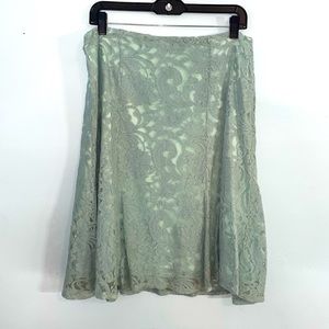 ROZ & ALI mint green lace flared skirt. Side zipper. Fully lined. Size 14. EUC.